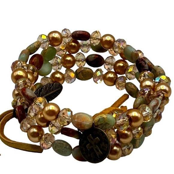 Green Onyx Bead Bracelet With Feather & Cross Charms - Picture 7 of 8